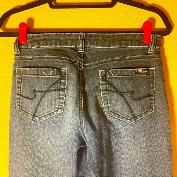 Kenneth COLE Boot Cut Jeans Size 26 Preloved with Some Wear Stretchy Light Denim - Picture 11 of 13